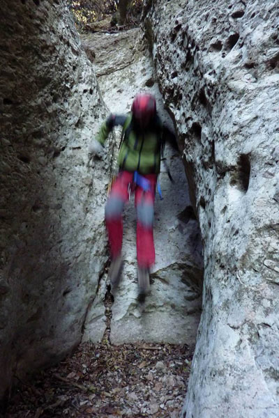 Dando saltos de bajada - Tres en Ratlla (© Miguel Valle) 