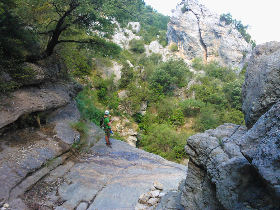 Preparando rapel en el barranco de la Pardina 