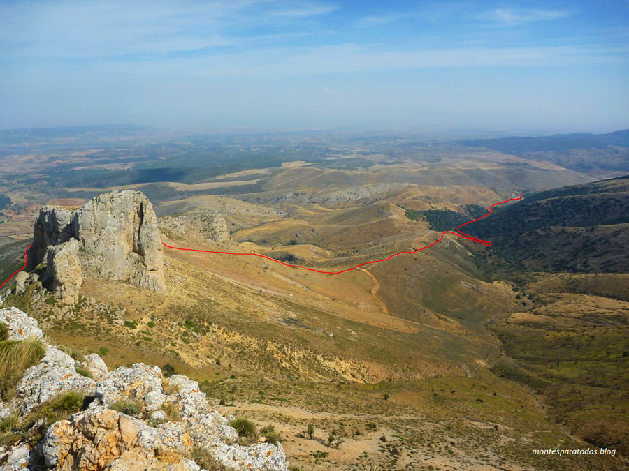 Peña de Herrera II y en rojo el acceso 