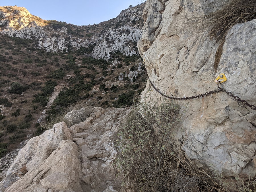 Más cadenas a la salida del túnel 