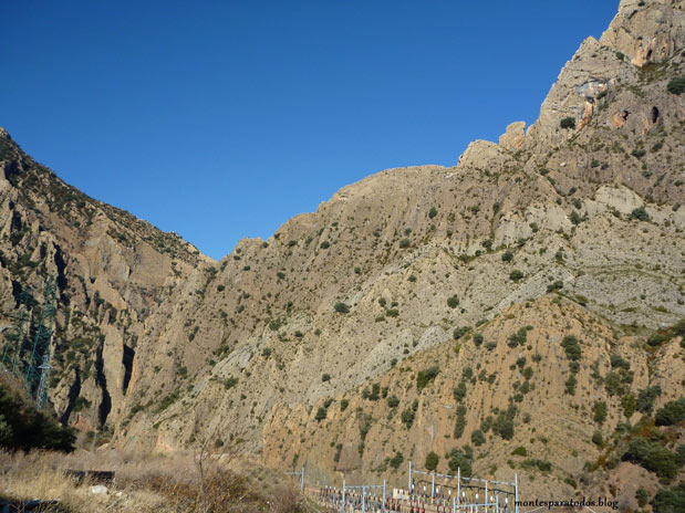 La vía y su entorno (© Montañismo para todos) 