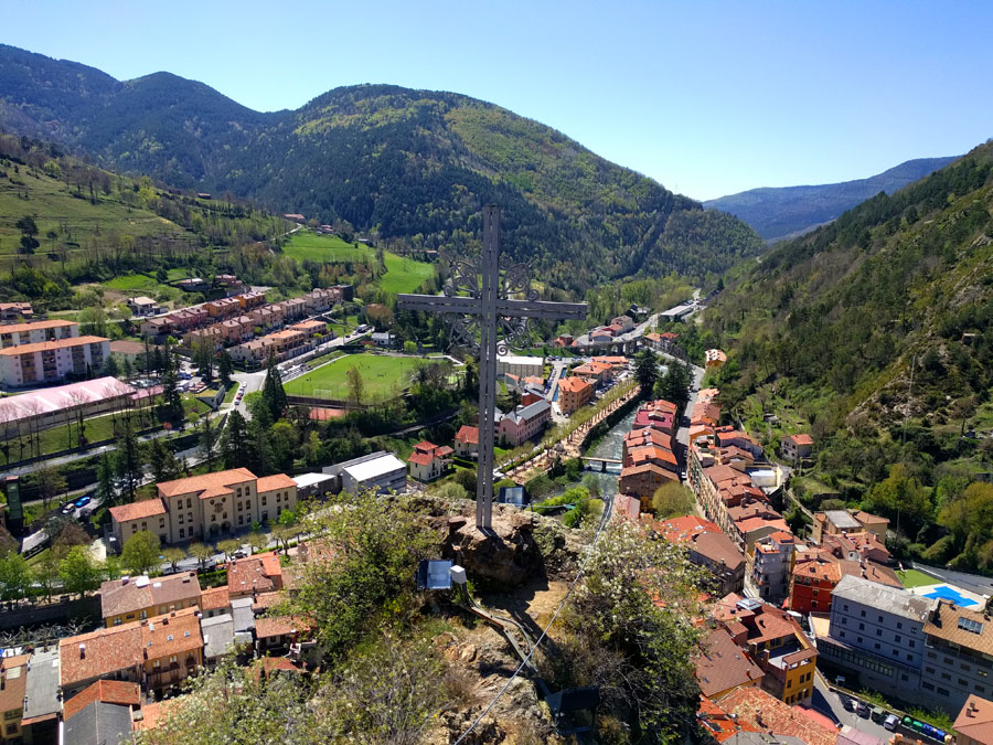 Vista atrás a la cruz 
