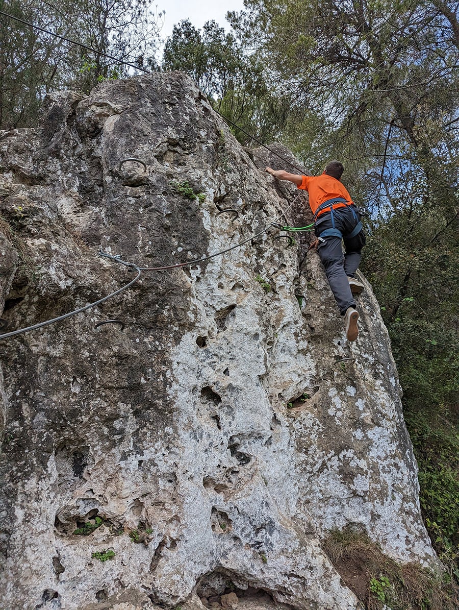 Corta trepada vertical en esta primera sección 