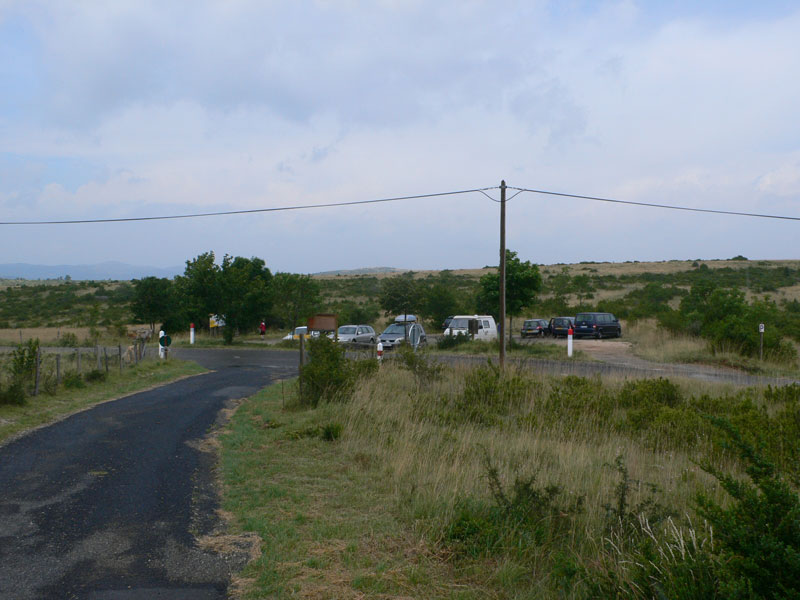 Vista atrás al estacionamiento 