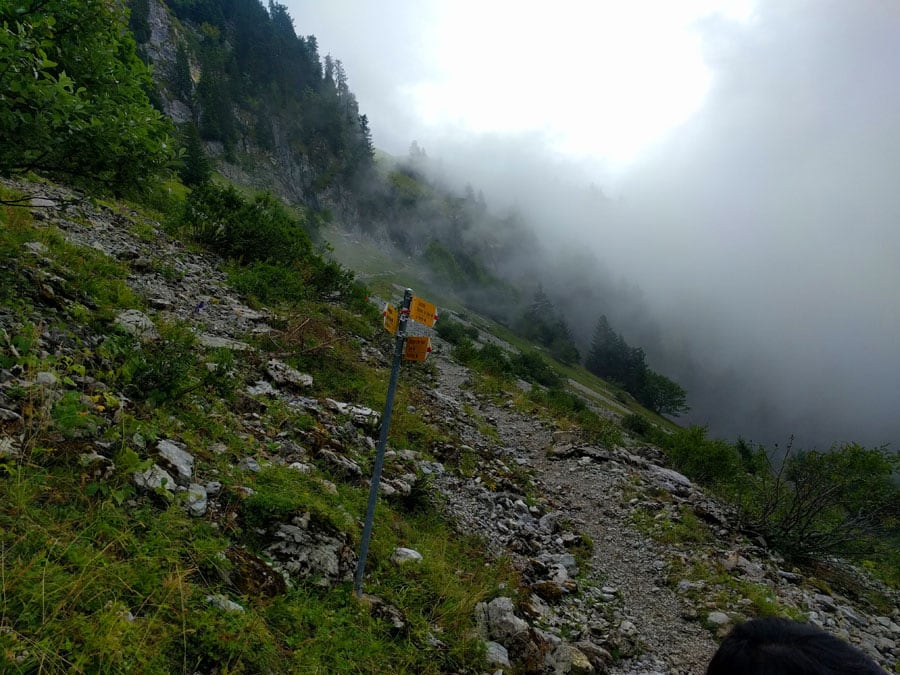 Camino de retorno por Sautodoz- Las grottes de Nayes estaban cerradas- 