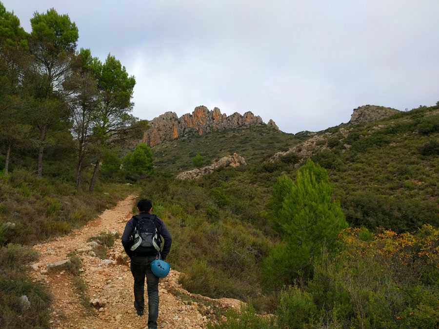 Camino de aproximación por el (SL-L23) verde-blanco 