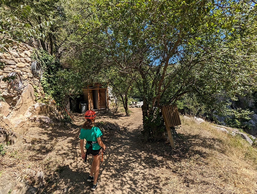 Bajada de aproximación a la vía ferrata 
