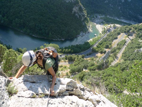 Salida de la vía aérea y con pocas grapas 