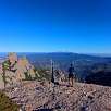 La cruz que corona la Gorra Frígia / Blog · Integral equipada de la cara Sur de Montserrat 