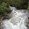 El Flem baja cargado en época de lluvias y deshielo / Ruta a pie Sendero familiar por el río Flem | Suiza 