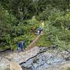 escaleras de bajada al puente sobre el Flem / Ruta a pie Sendero familiar por el río Flem | Suiza 