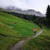 Caminando con vistas a los escarpados de Flimserstein / Ruta a pie Sendero familiar por el río Flem | Suiza 
