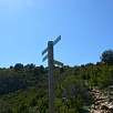 Indicadores. Hacia arriba entrada al Básender(Cruciacha) hacia abajo el Vero y la ermita de San Martín / Ruta a pie El río Vero hasta el Abrigo Gallinero 