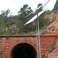Algunos túneles disponen de luz gracias a la energía solar 