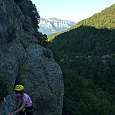 Accediendo a la cornisa superior (© Montañismo para todos) 