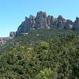 Vista del Serrat de la Portella y la pared de les Agulles 