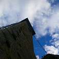 Mirando hacia la torre -puente tibetano a la derecha- 