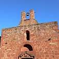 Entrada a la ermita románica 