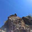 Mini desplomes muy bien equipados al inicio de la vía ferrata 
