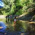 Caminando por el río Brugent en busca de la poza d