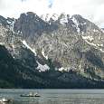Pesca y canoa en el Jenny Lake 
