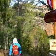 Seguimos los indicadores verticales 3,4 km. 