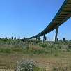 La pasarela de Cornellà que nos permite cruzar el río / Ruta en Bici Collserola y el Delta del Llobregat 