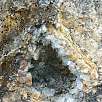 Cristales en la roca caliza (© Montañismo para todos) / Cuevas de Cañart 