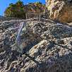 Resalte con grapas en vertical / Del Estrecho | Arcos de la Sierra  