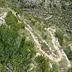 El final de la vía enlaza unos 100 metros más arriba con la senda dels Amoladors / Les Marujes 