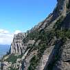 Vista a les Roques del Aurons -paredes frontales dels Ecos- / Salt de la Nina 