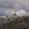 La antigua torre vigía que corona el Harney Peak / Ruta a pie Black Hills | Harney Peak | Cathedral Spires 