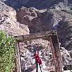 1. Cruzamos la pasarela / Ruta a pie El cañón del Colca 