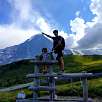Punto 6. Torre de madera mirador del Eiger / Ruta a pie Suiza. Senderismo familiar al pie del Eiger 