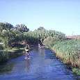 Deberemos cruzar el río por el lecho 