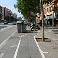En el tortuoso carril bici de la Meridiana 