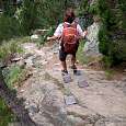 Zona equipada con escalones metálicos 