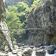 Tercer puente que cruza el río Carança 