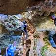 Primer y segundo tramo visto desde abajo -la escalera de madera tiene mantenimiento- 
