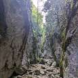 Seguimos caminando por el lecho del torrente 