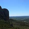 Vista atrás hacia la Cueva Calva y el sendero donde aparcamos 