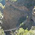 Al inicio vemos los dos túneles y el gran puente que deberemos cruzar 