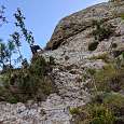 Tramo con grapas en la cara norte de la <em>serra de Canals</em> 