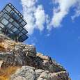 Al pie de la Torre de vigilancia 