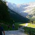 Amplio paseo en La Prade con el Circo de Gavarnie y la cascada al fondo 