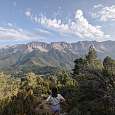Sierra del Cadí desde la cima del tossal de Beders -hay unas ruinas en la cima de una antigua construcción- 