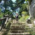 Escaleras de subida al mirador superior del Roc de la Lluna 